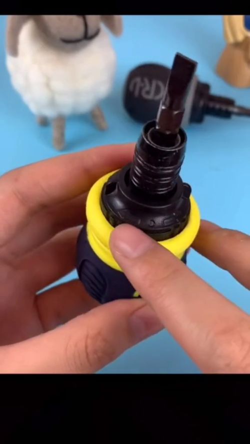 螺絲刀與勞保用品 五金工具的日常應(yīng)用與安全防護(hù)